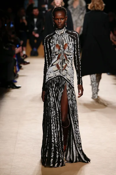 Look 10
